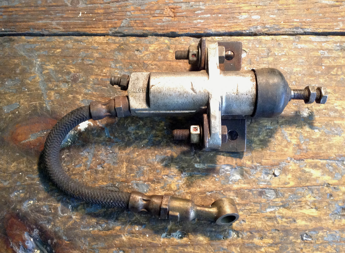 Slave cylinder early style Hewland